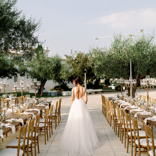 foto matrimonio sposa tra i tavoli